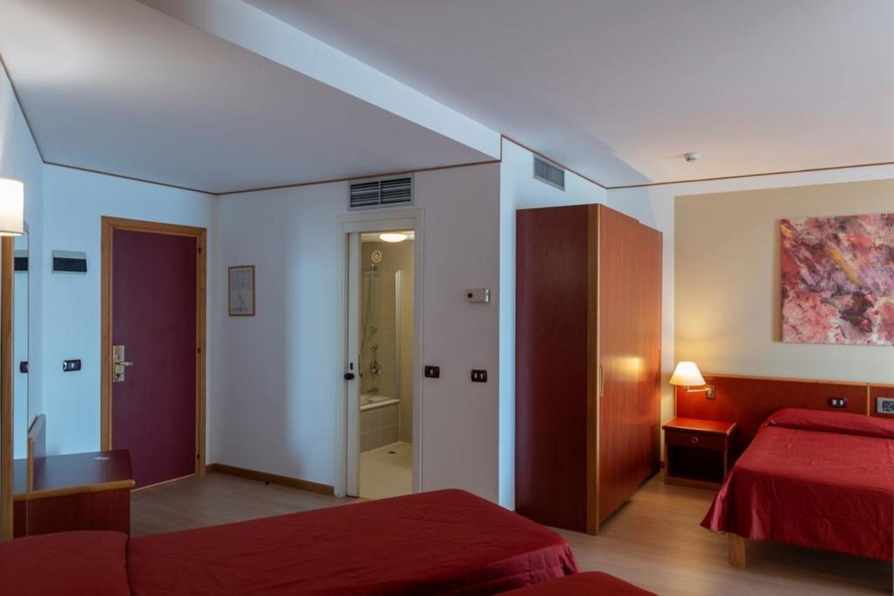 Hotel Torre Normanna Алтавила Миличиа Екстериор снимка
