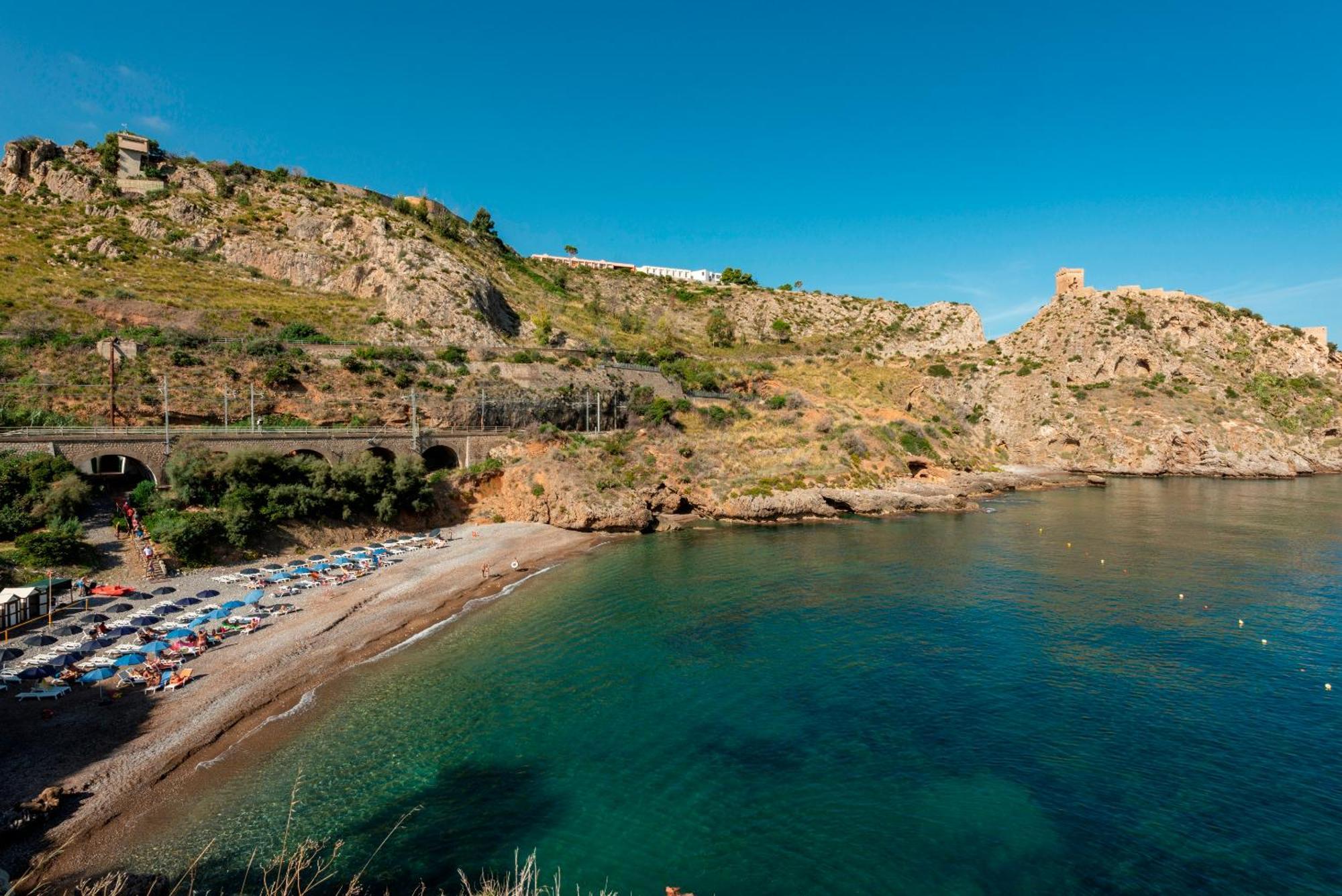 Hotel Torre Normanna Алтавила Миличиа Екстериор снимка