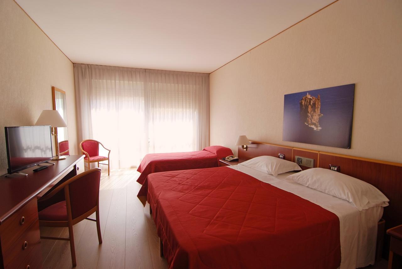 Hotel Torre Normanna Алтавила Миличиа Екстериор снимка