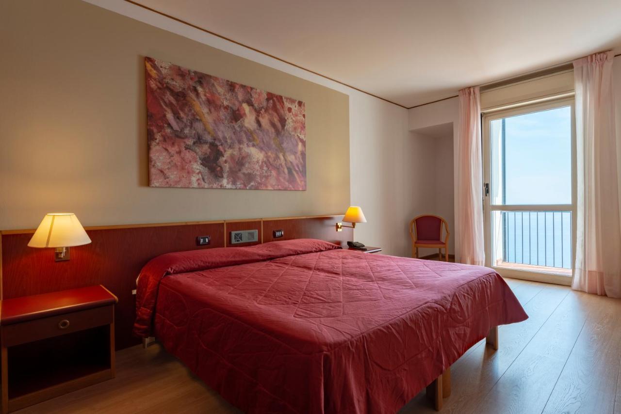 Hotel Torre Normanna Алтавила Миличиа Екстериор снимка
