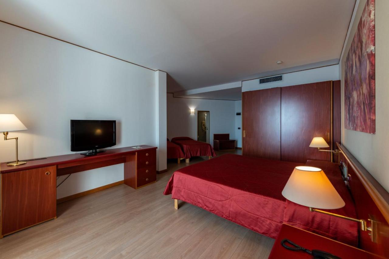 Hotel Torre Normanna Алтавила Миличиа Екстериор снимка