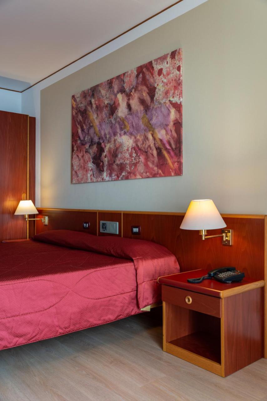 Hotel Torre Normanna Алтавила Миличиа Екстериор снимка