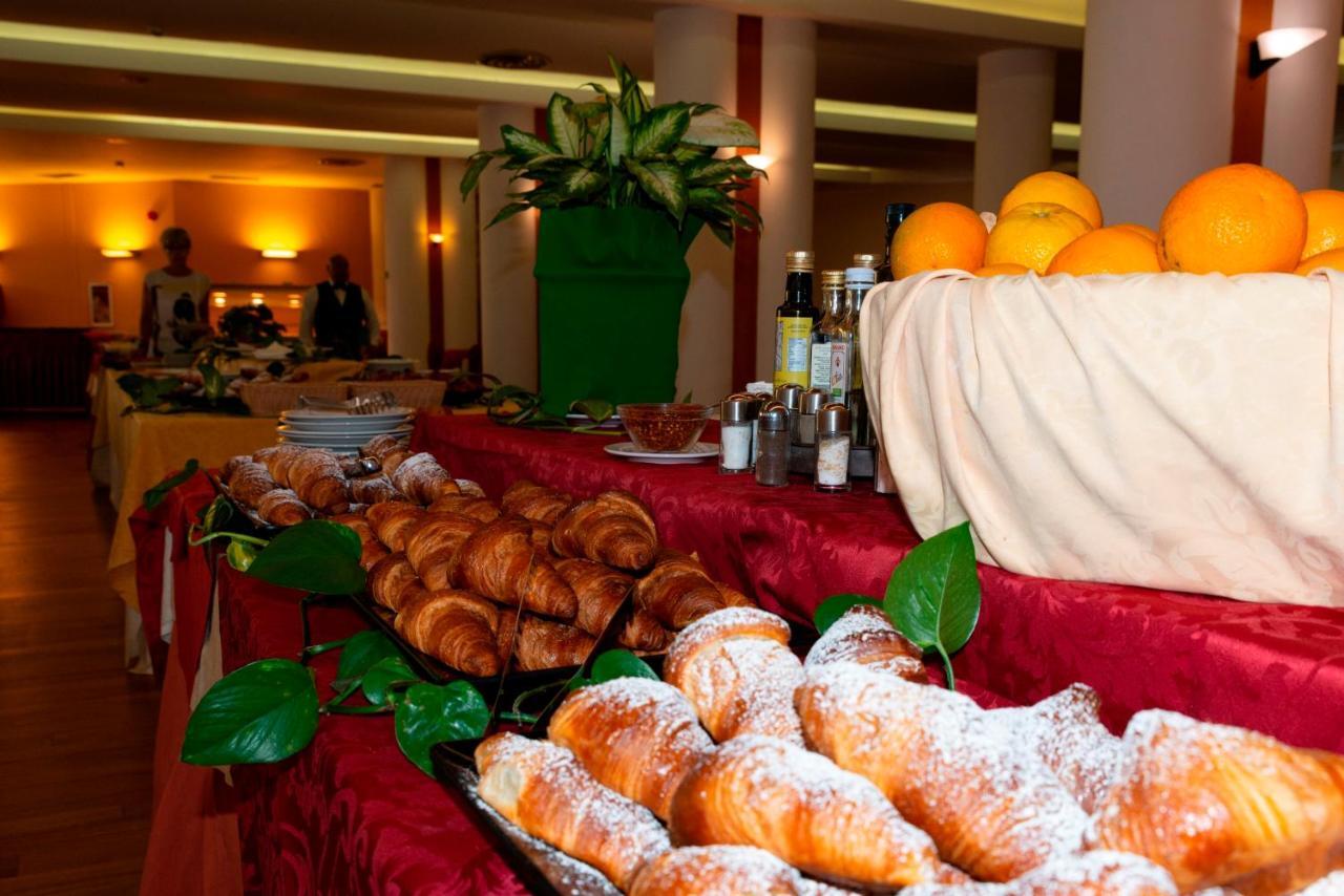 Hotel Torre Normanna Алтавила Миличиа Екстериор снимка